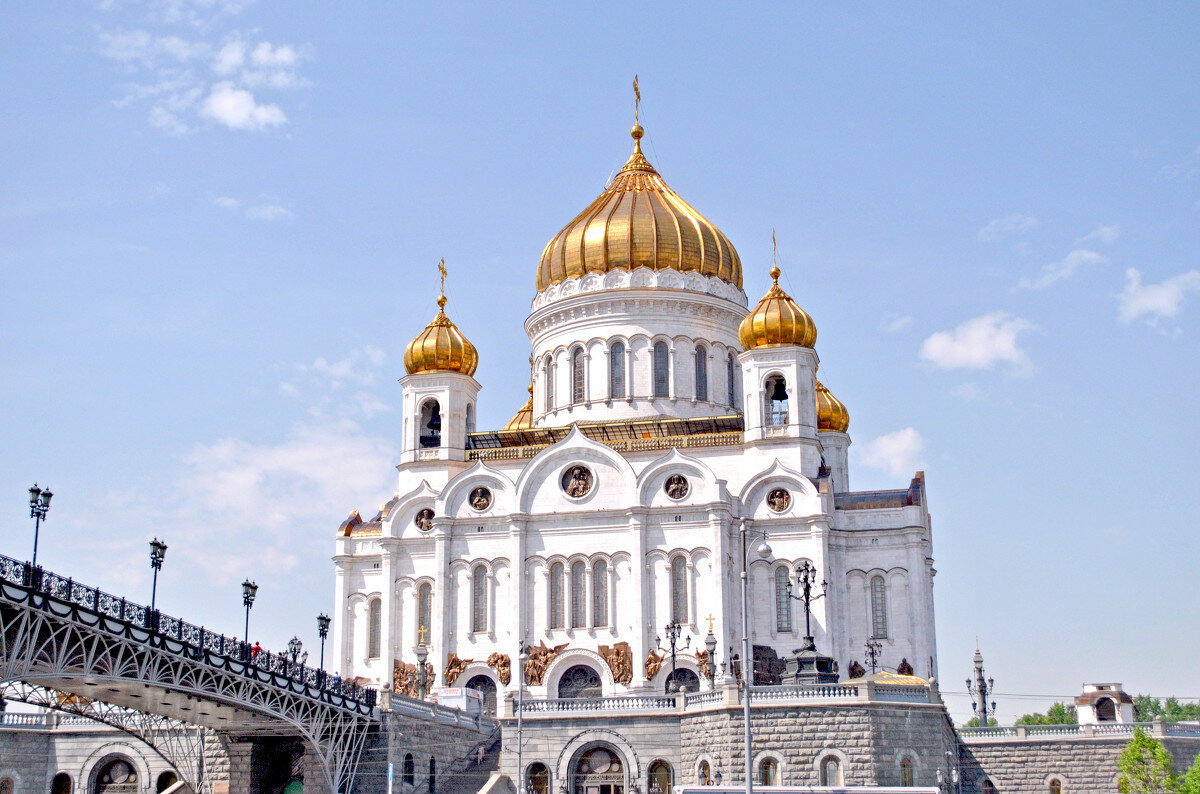 Храм Христа Спасителя. Был снесен ради постройки Дворца.