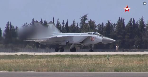 Миг-31К совершает посадку в Сирии