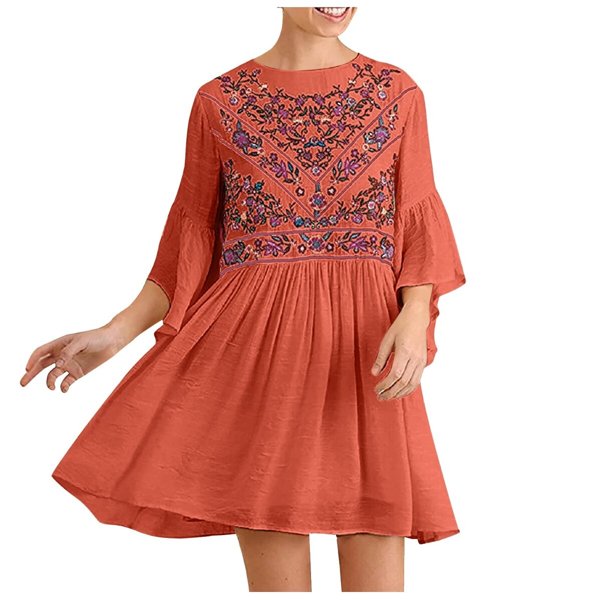 Платье зеленое с рукавом с вышивкой