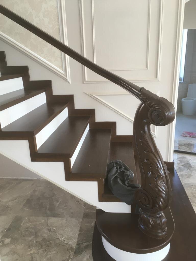 на фото лестница с нашим столбом Стврополь 001, а так же нашими комплектующими.