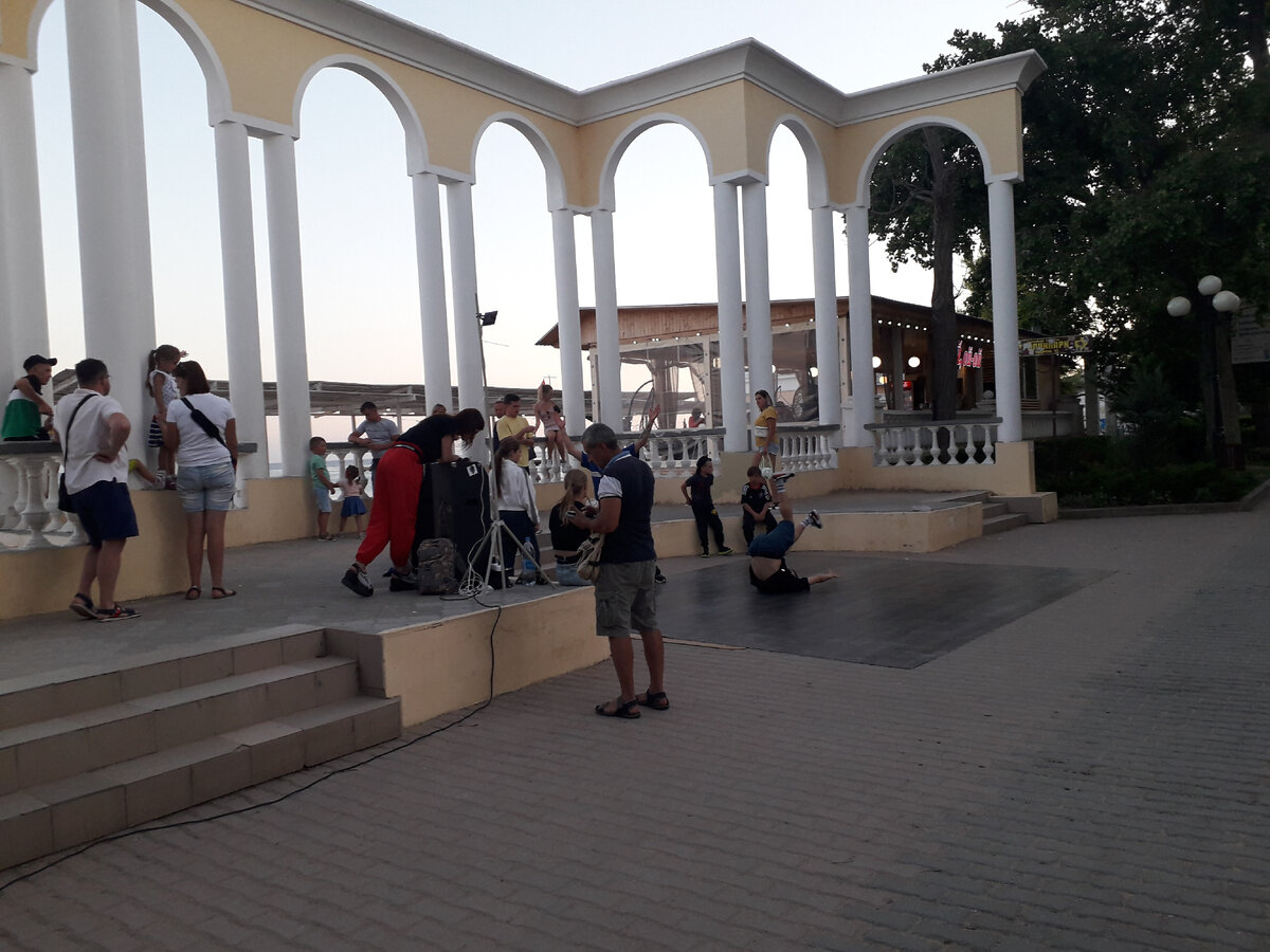 На набережной Евпатории. Фото автора.