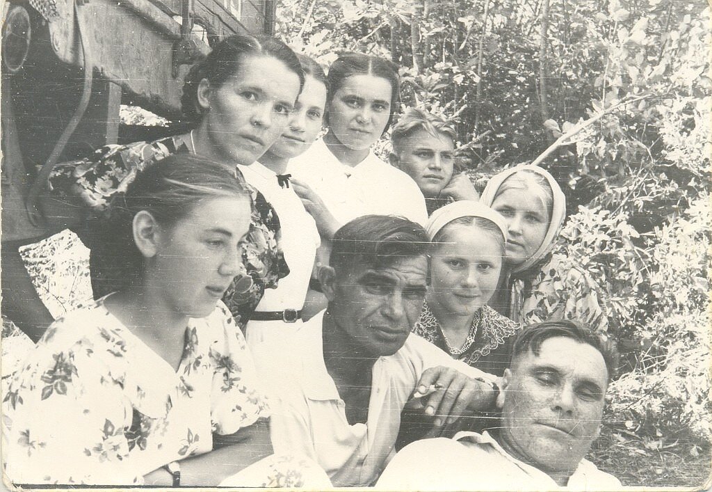 Х. В. Замалутдинов с односельчанами