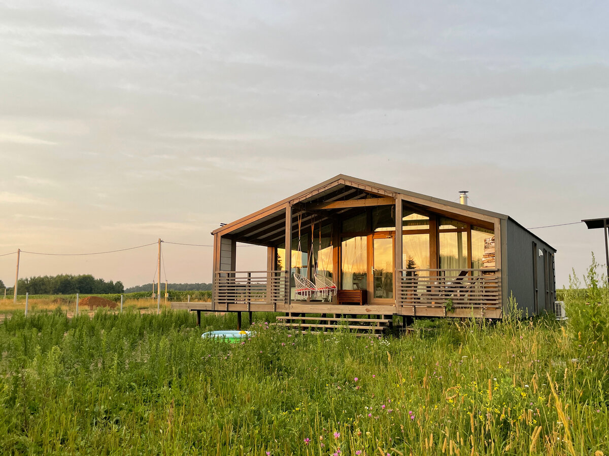 Мой домик. О том, как я его нашла, за сколько купила и так далее, писала на канале, смотрите предыдущие статьи ;)