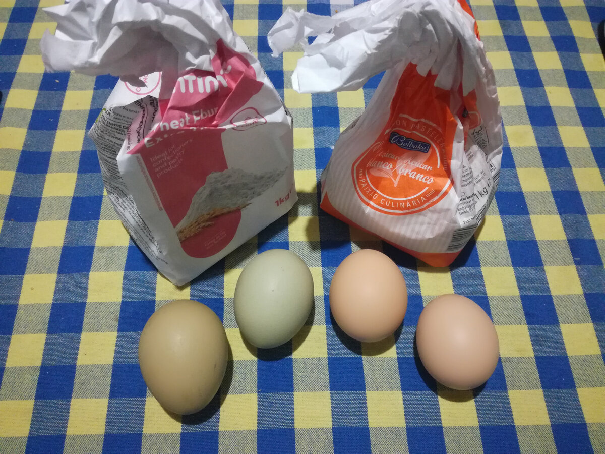 Мука, сахар и яйца