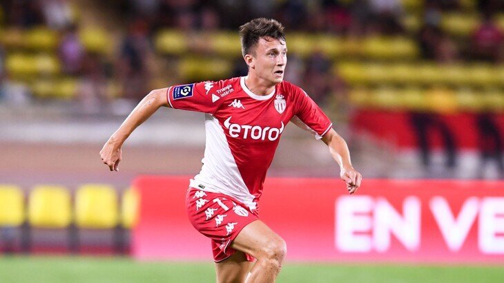 Сейчас Александру 25 лет.