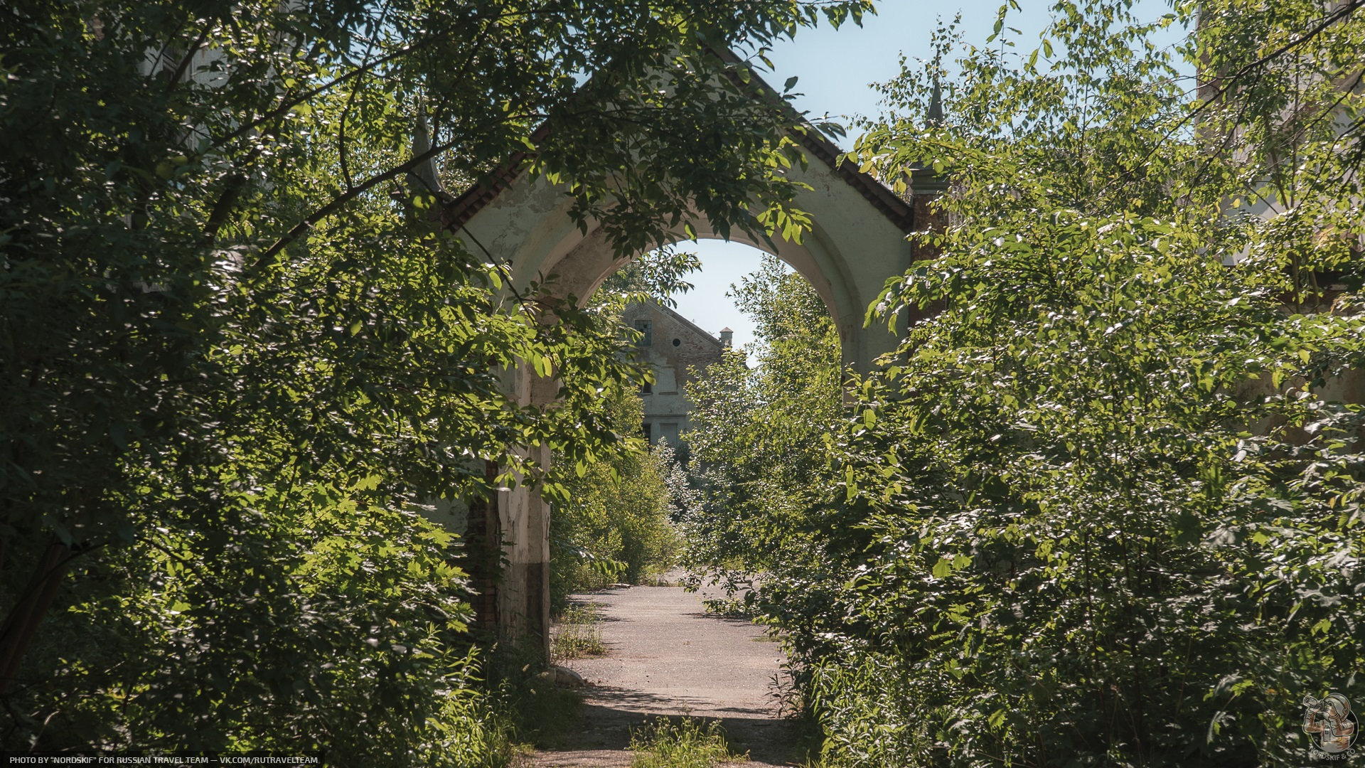 «Город-призрак для душевнобольных», база СС или заброшенная советская ВЧ? — заброшка, которой не должно быть37