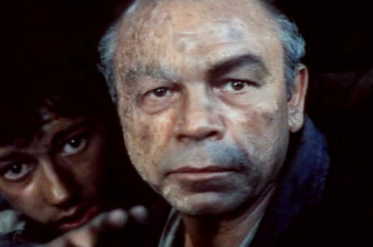 кадр из фильма «Единственная дорога»