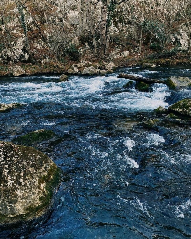 Черная река, каньон, большая вода. Источник: севлайф.ру
