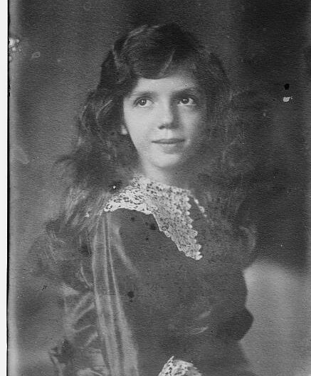 детское фото принцессы Мафальды