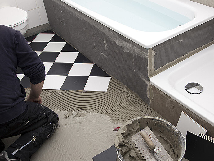 Укладка кафеля на пол 