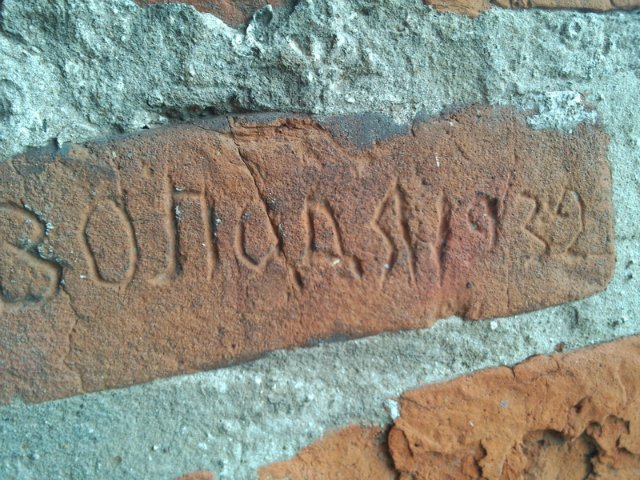  6 октября 2013 г. Газета «Pro Город» от 7 сентября 2013 г. писала: «Налажен свободный проход через Зачатьевскую башню (0+).-20