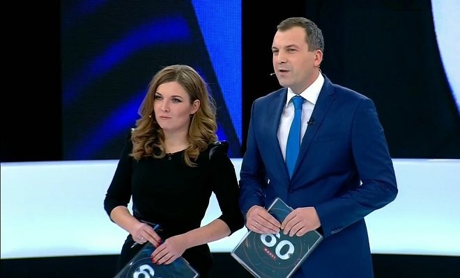 Ведущие популярной программы. Ссылка на фото https://goo.su/n3dZfiV.