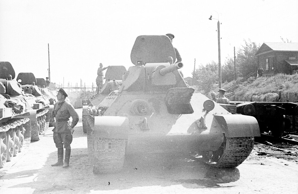 Колона танков Т-34