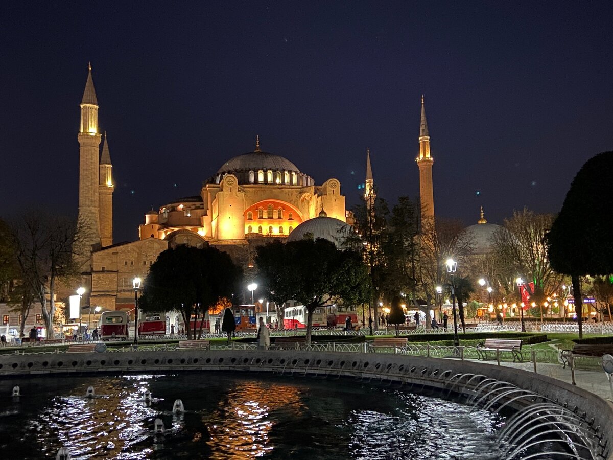 Вечерний вид на Айа-Софию l Личное фото