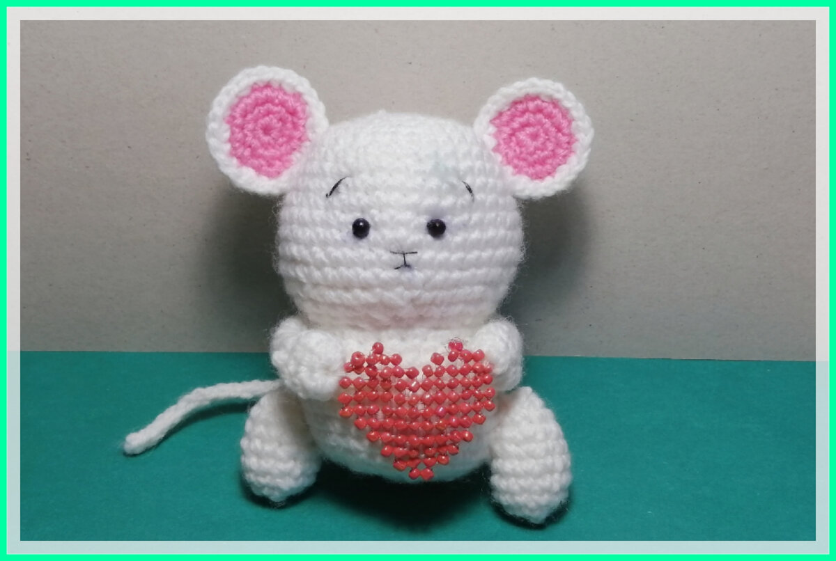 Аннотация: Рукоделие своими руками - одно из самых старейших искусств на всей планете. Не зря самым ценным подарком считаются изделия ручной работы. Ведь человек вкладывает частичку своей души. Моим хобби является вязание крючком  в технике "амигуруми" - это японский вид рукоделия, в результате которого получаются маленькие игрушки с характерными чертами. Своим изделием я хочу показать, что приложив немного усилий, можно сделать всё, что угодно, а проявив фантазию и креативность, можно передать эмоции и чувства. 
