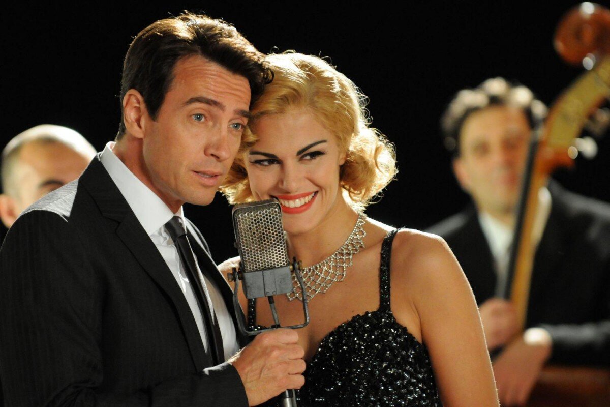 сцены и кадры из фильма «Вальтер Кьяри - история комедианта»