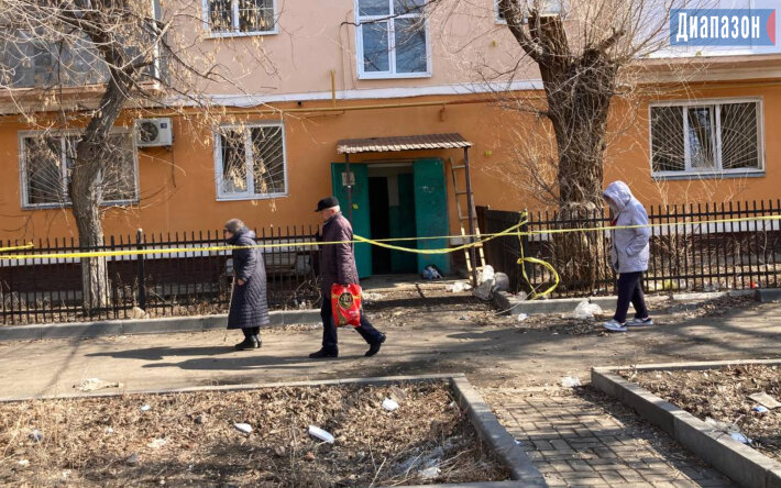    В Актобе были убиты женщина и ее 16-летний сын. Их тела нашли в квартире