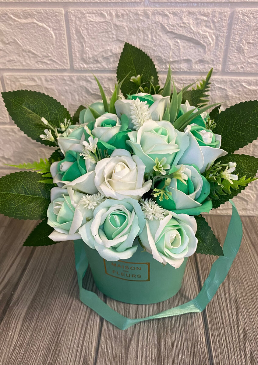 Букет из 13 мыльных роз 