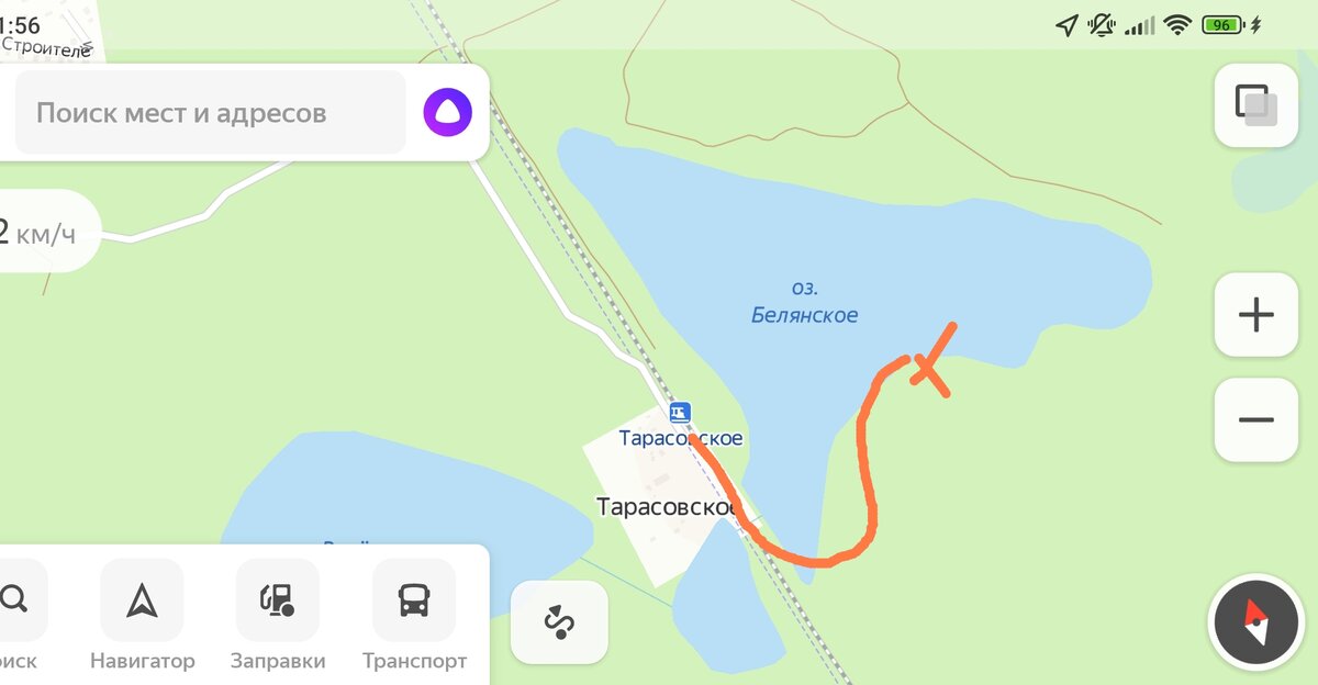 Для этого маршрута не нужно искать тропы в отдельных приложениях, всё понятно и на Яндекс.Картах. Вот примерное местоположение нашей стоянки 