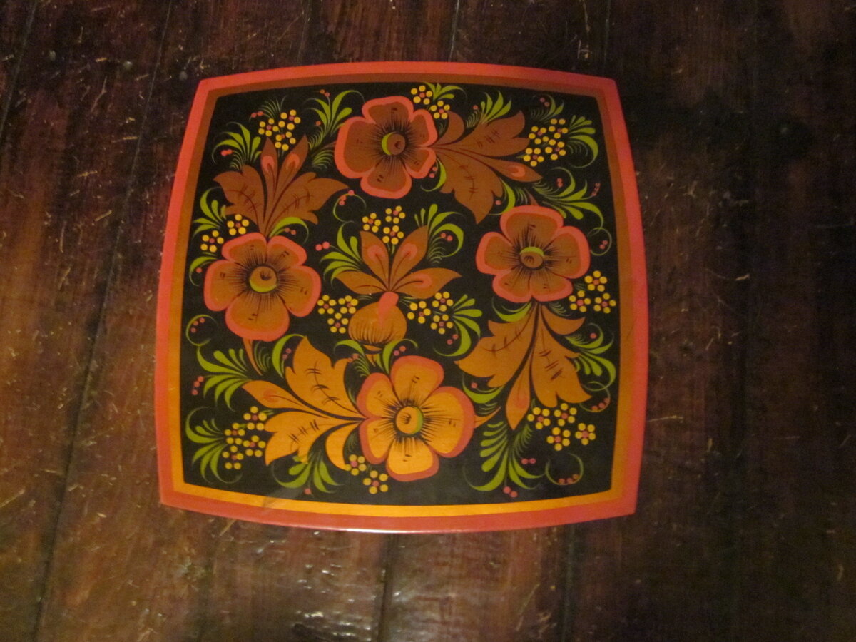 Вот такая красота иногда встречается возле мусорных баков