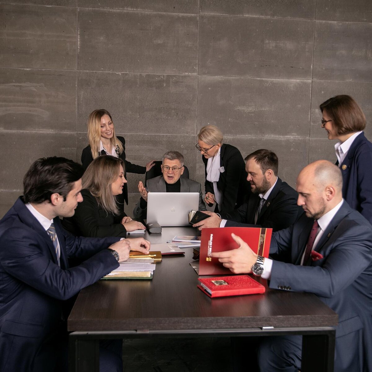 на фото слева направо: Абдурахманов Муса Р., Рыбалко Виктория Д., Косарева Светлана М., Щеглов Юрий А., Щеглова Ирина В., Лиляк Артем А., Лялюцкая Юлия А., Сурков Дмитрий В.