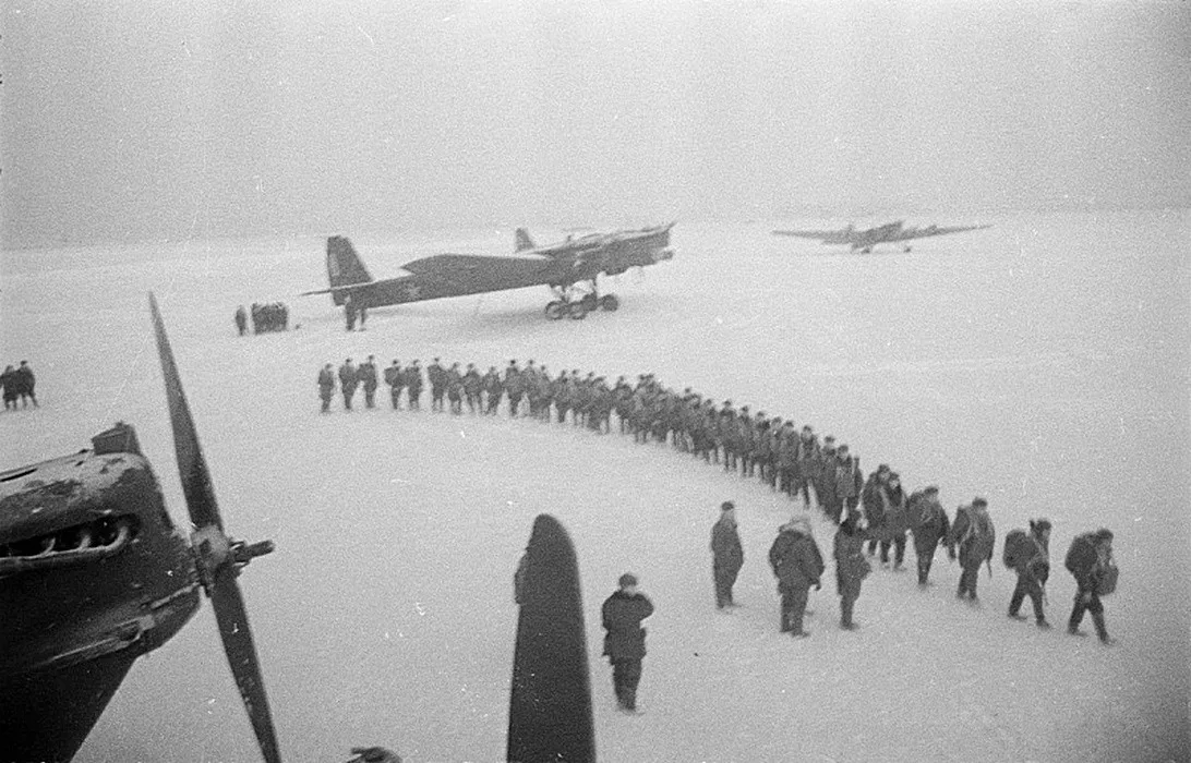 Десантные операции 1942 года. Вяземский десант 1942. Вяземская воздушно-десантная операция январь 1942. Вяземская операция советского десанта. Вяземская операция ВДВ.