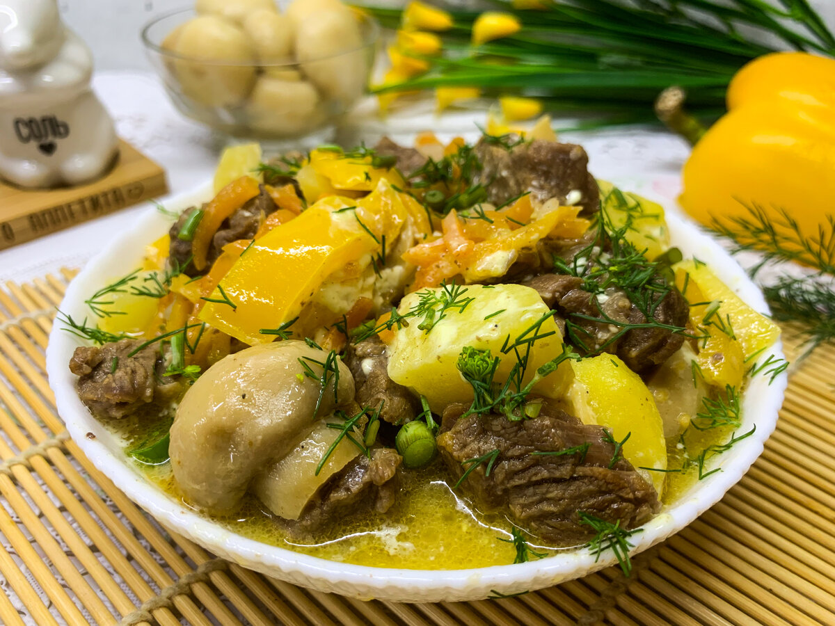 Готовим в горшочках: мясо с картофелем и овощами