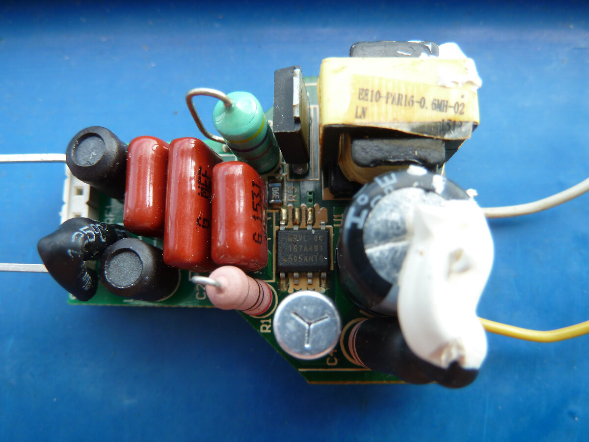 Микросхема драйвера "Marvell 187A4W1 505ANTG", SMD резистор, конденсатор G 153J