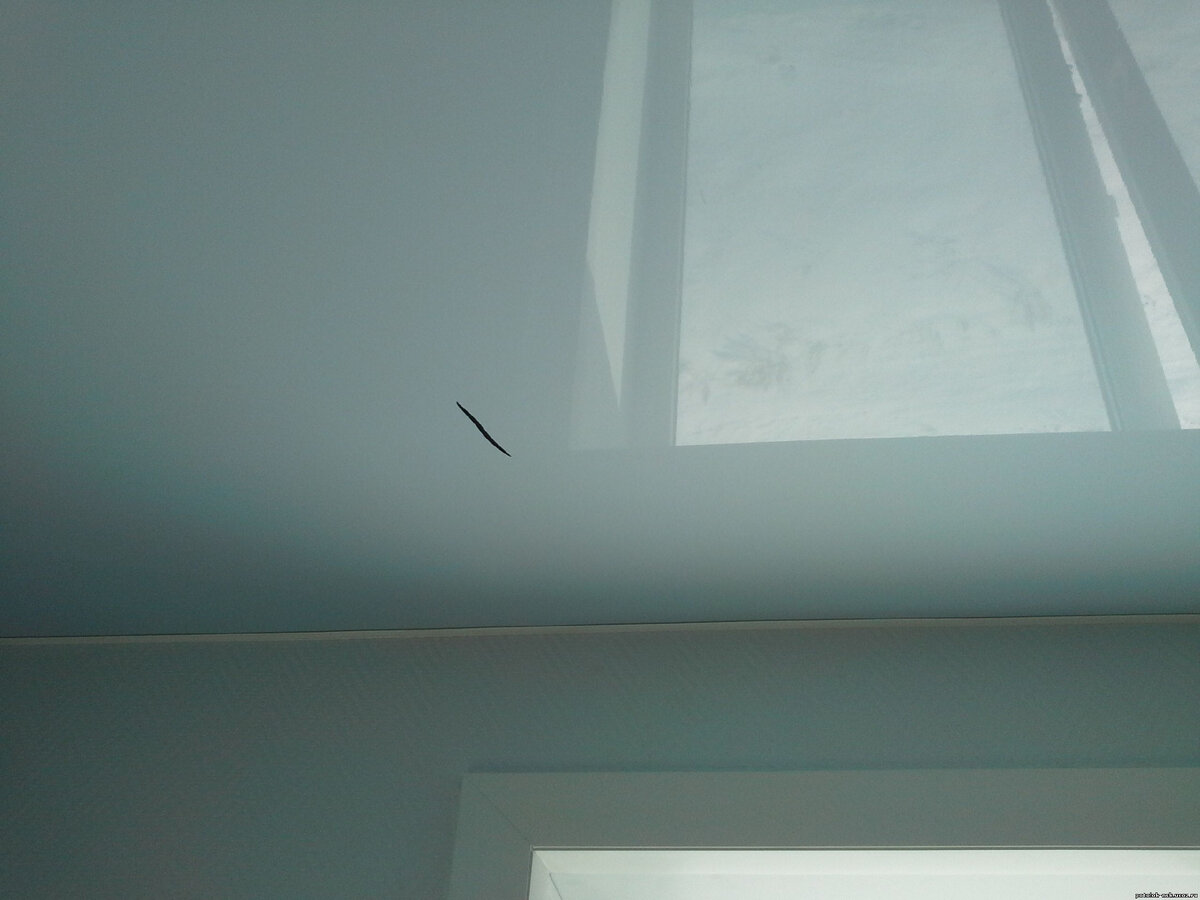 Порез на натяжном потолке