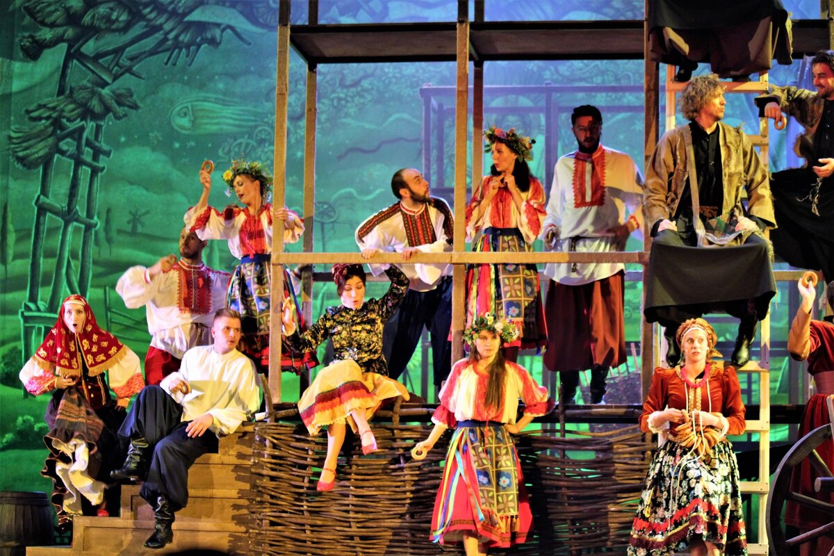 Русские мюзиклы. Золушка мюзикл новогодний. Новогодний мюзикл золушка в москве. Мюзикл «бродвей москва» в театре мдм. 1 российский мюзикл.