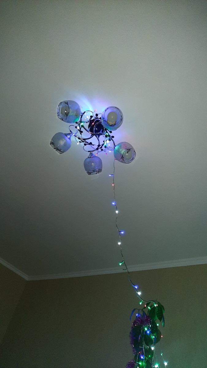 Новогодняя люстра,  сын придумал 