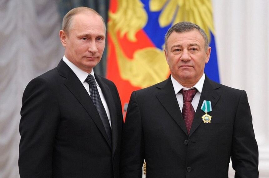 Владимир Путин присвоил своему другу Аркадию Ротенбергу звание Героя труда