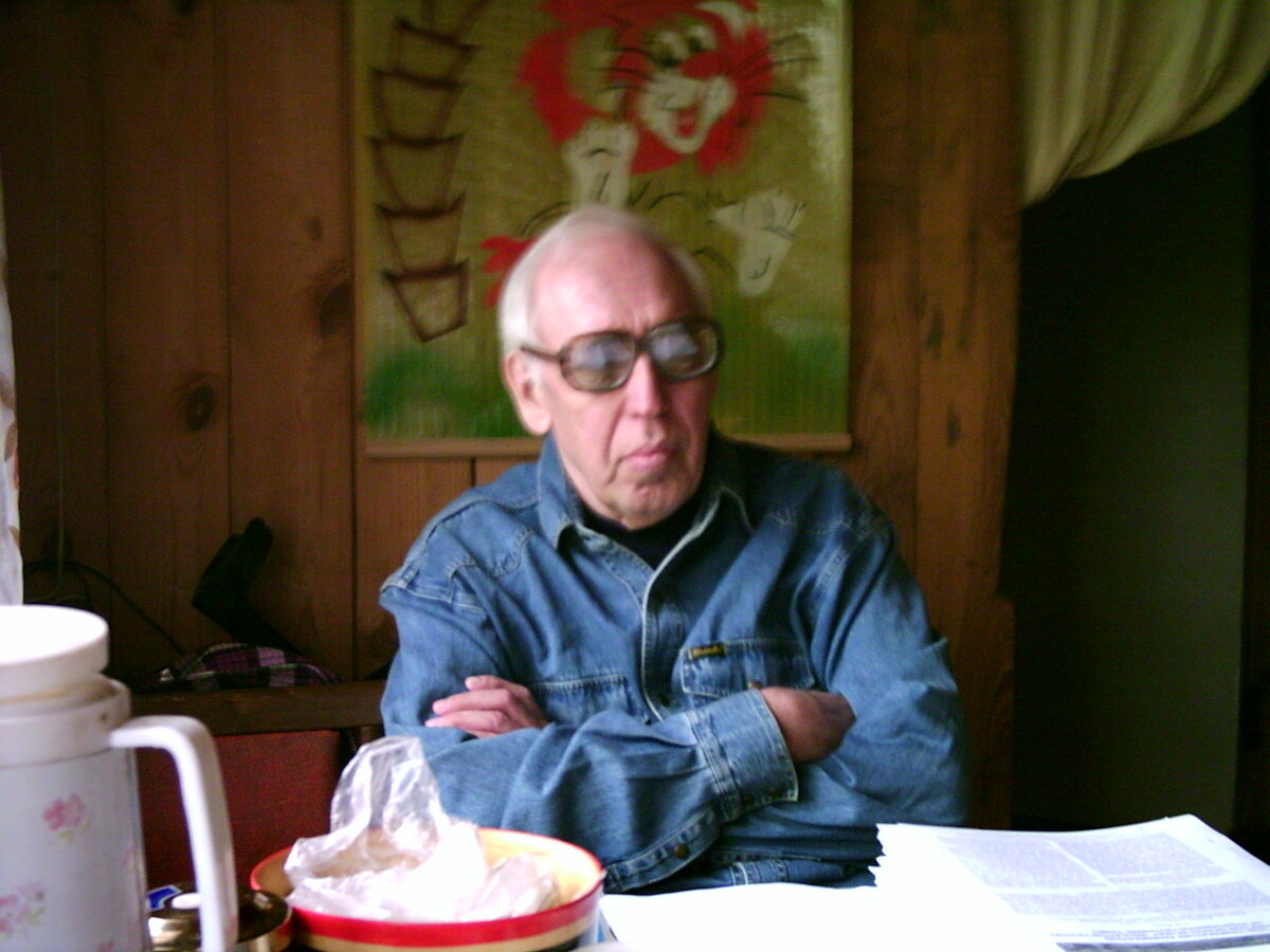 Архивы Александра Леонидовича Гусева:  у Патриарха криогенно-вакуумной техники Владимира Ивановича Куприянова на даче 21 июня 2005 года.