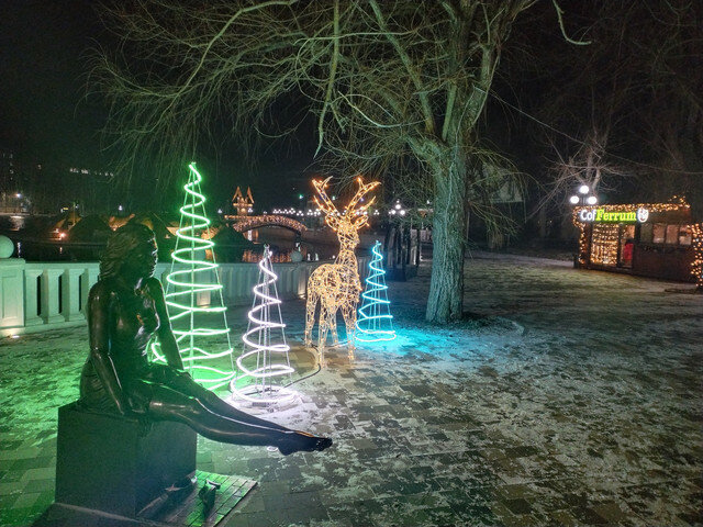 Набережная курортного озера в Железноводске. Фото Солей.