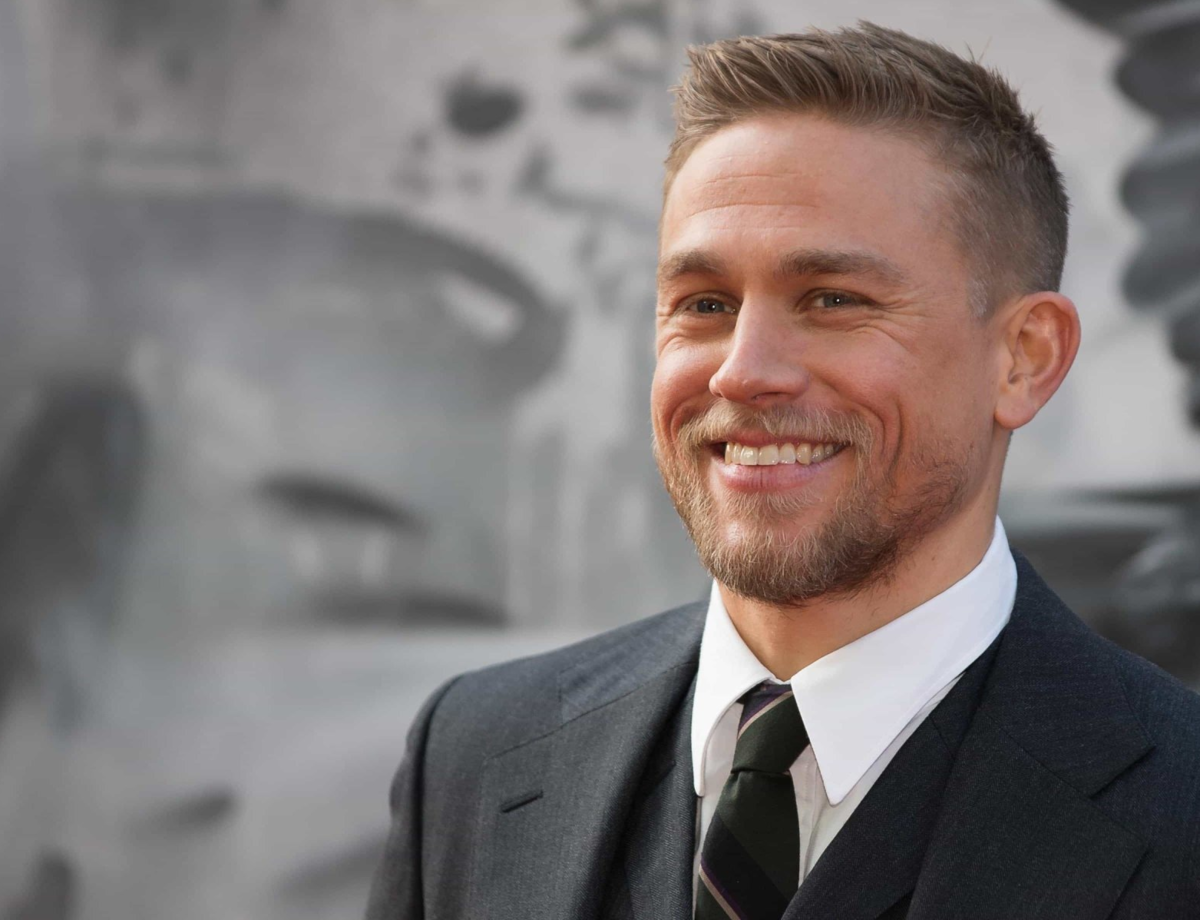 Charlie hunnam. Чарли Ханнэм. Актер Чарли Ханнэм. Ханнэм Чарли Ханнэм. Чарли Ханнэм 2022.