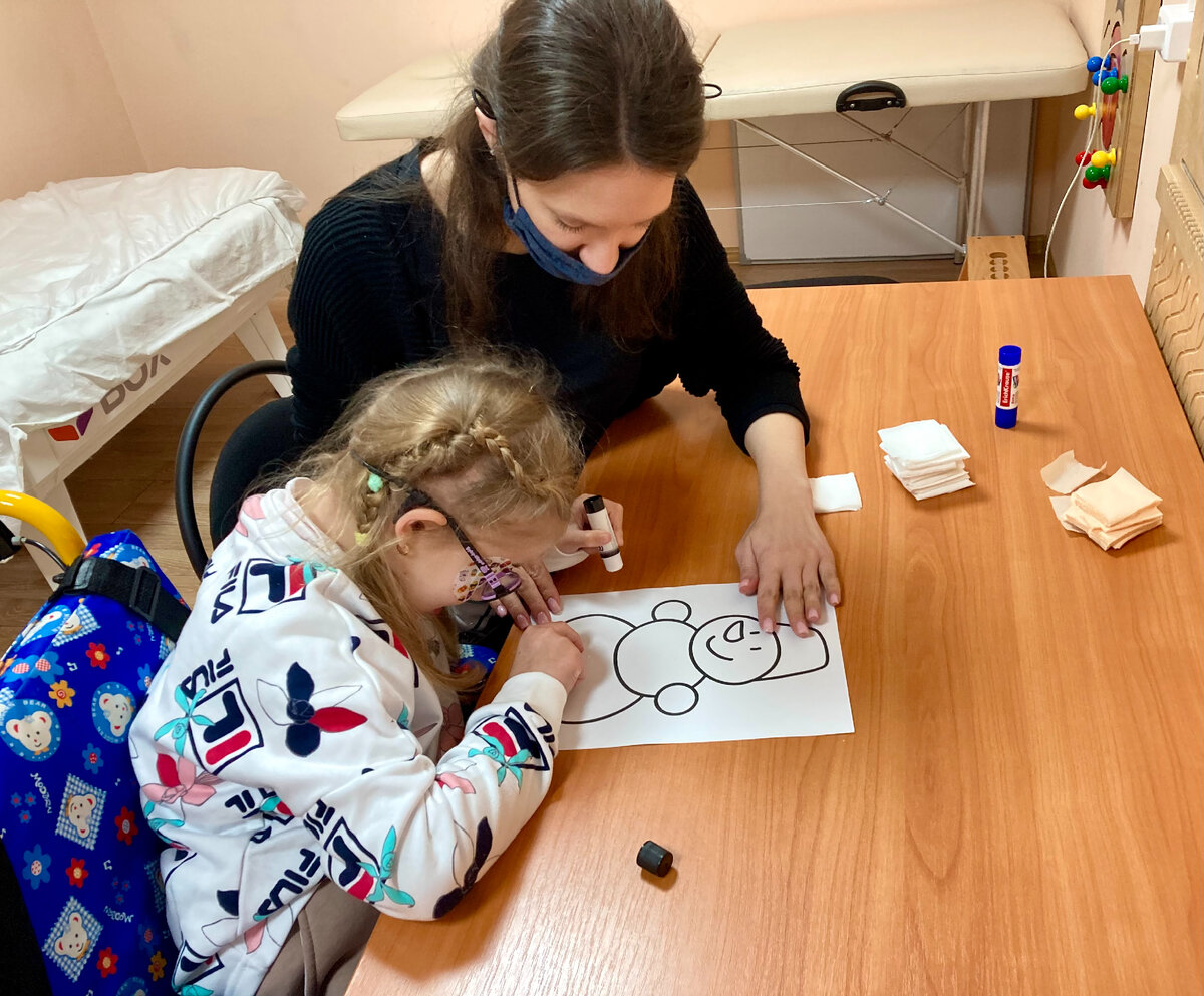 Занятия с детьми с ОВЗ (фото автора)