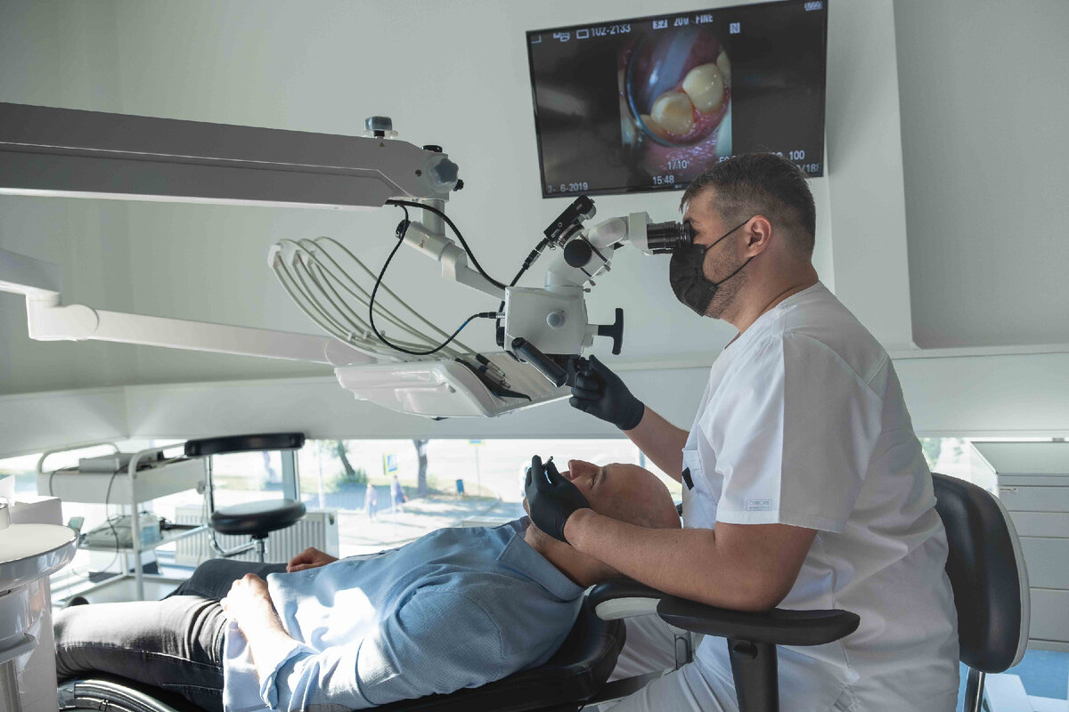 Обращайтесь к стоматологу при первых признаках крошения зубов 