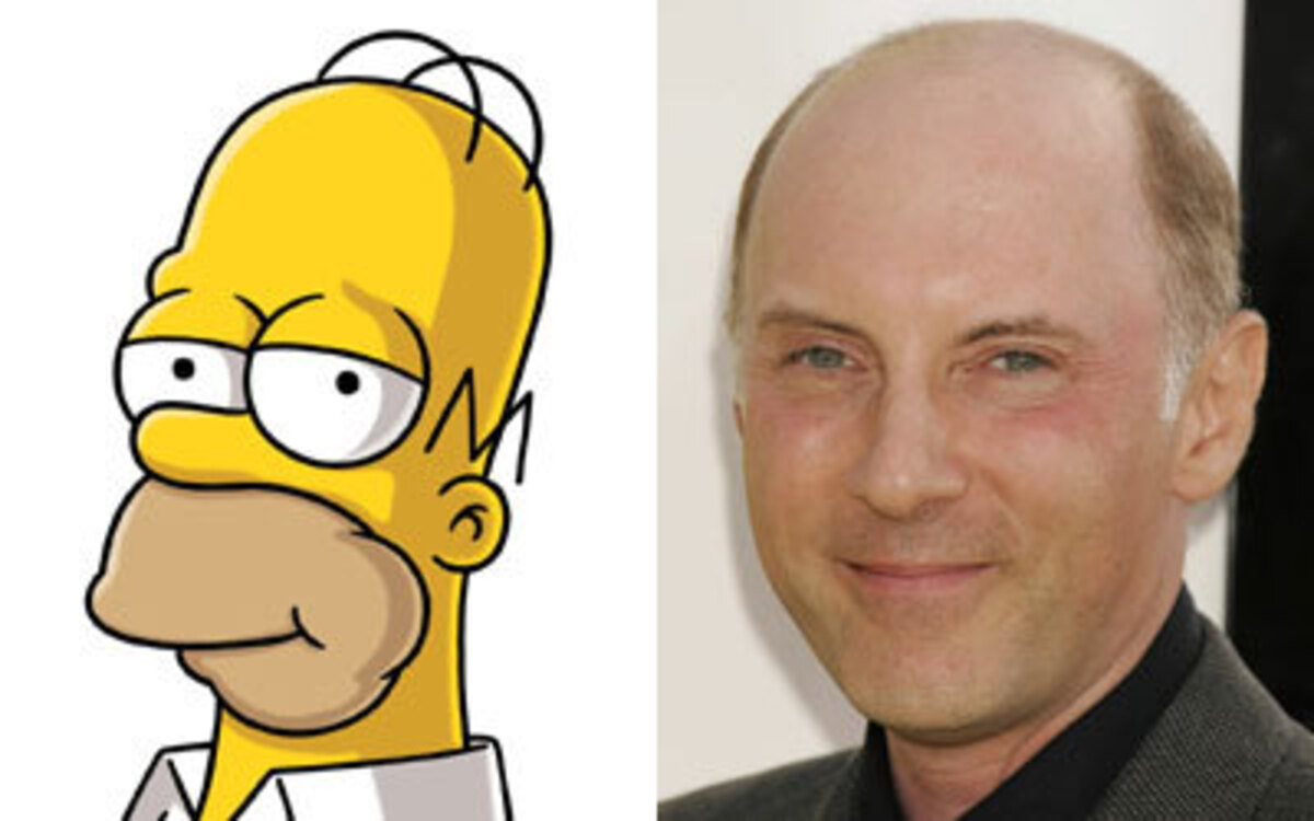 Simpson actor. Дэн Кастелланета. Гомер и Брюс Уиллис. Simpsons dan Castellaneta. Барни симпсоны.