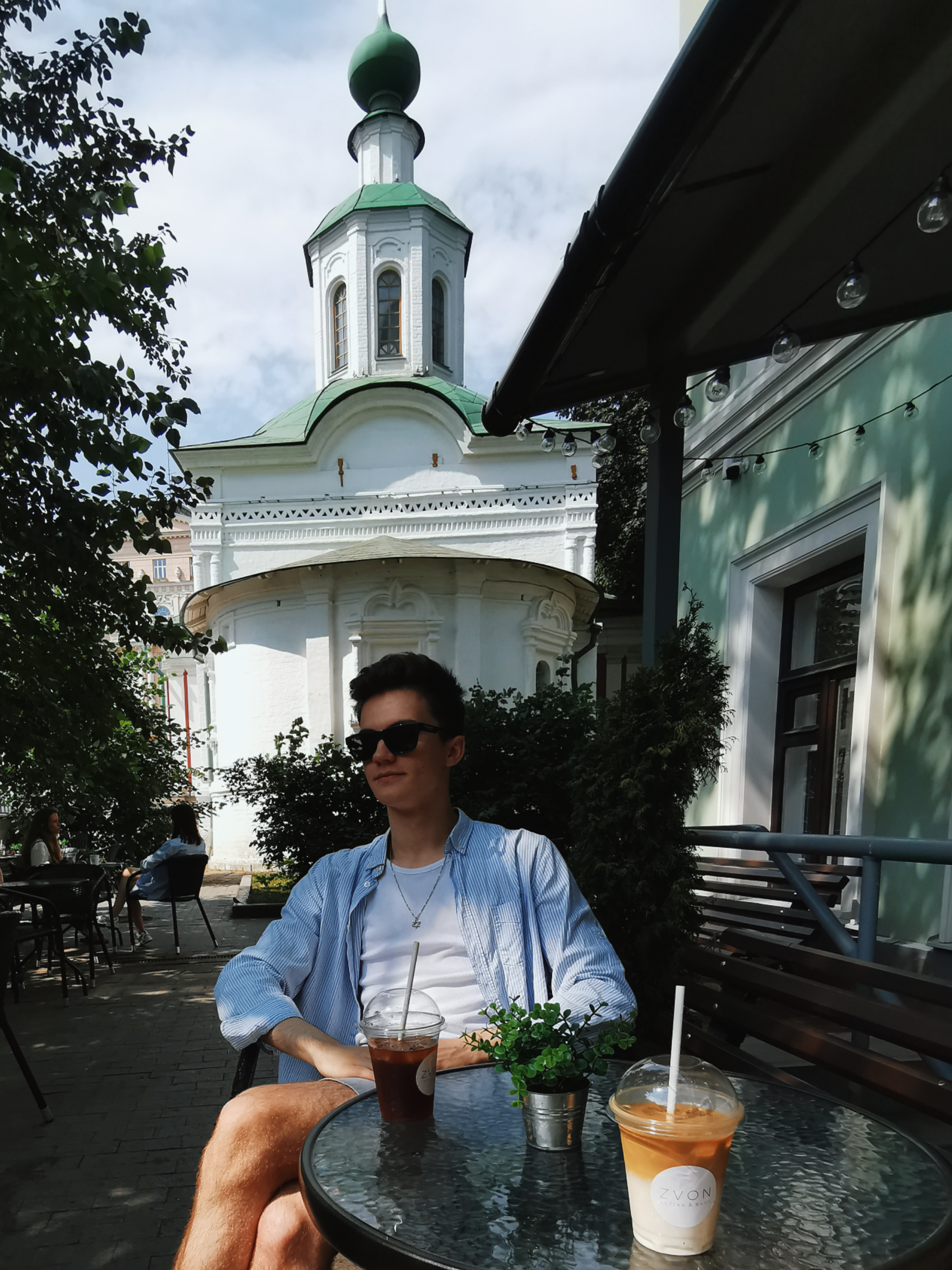 Церковная колокольня и модная кофейня. Как Москва соединяет религию и напитки2