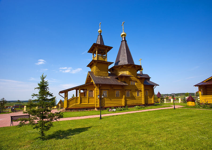 Юрмала. Церковь Петра и Павла.