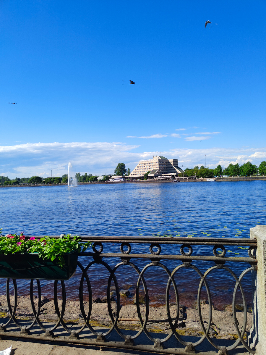 Набережная 