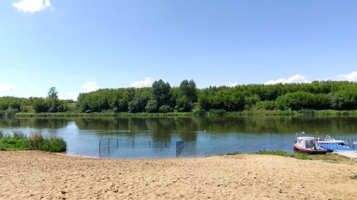 Городской пляж города Задонска. Там можно жить