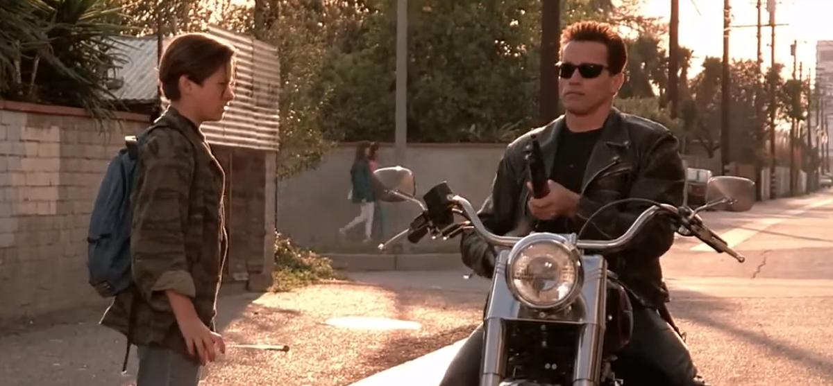 Кадр из кинофильма "Терминатор 2: Судный день", 1991 г., режиссер  Джеймс Кэмерон, сценаристы  Джеймс Кэмерон, Уильям Уишер мл., композитор композитор Брэд Фидель (скриншот)