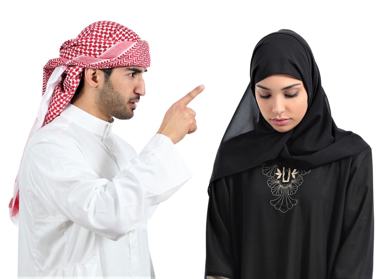 Говорить по мусульмански. Мусульманские жены. Арабские женщины и мужчины. Мужской хиджаб. Мужчина в хиджабе.