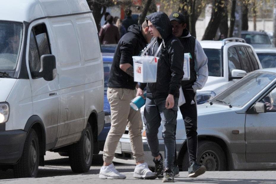 Сборы на перекрестках. Фото Евгении Емельяновой  