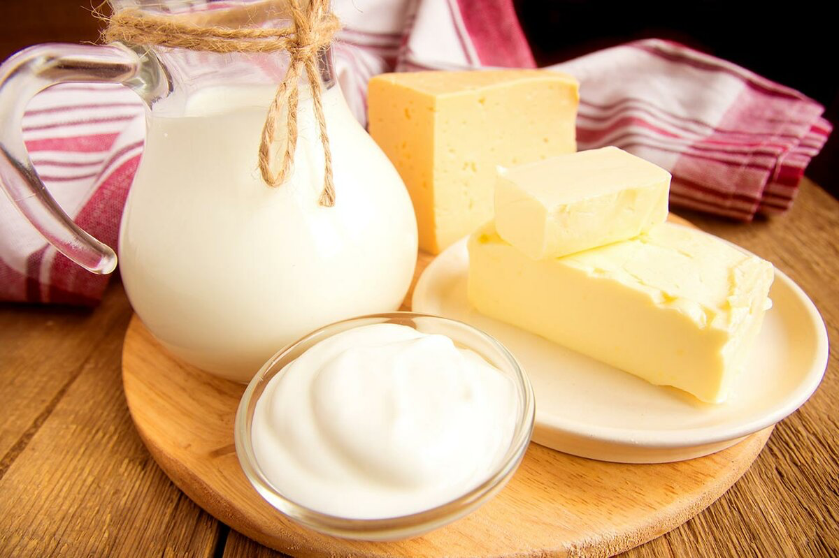 Масло сливочная продукция. Молочные продукты. Молочный продукт. Молоко и сливочное масло. Молочные изделия.