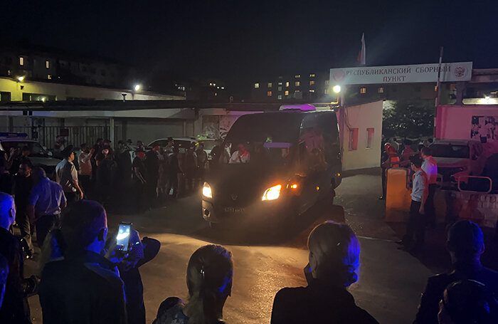    Махачкала. Проводы мобилизованных у республиканского сборного призывного пункта.Стрингер/ТАСС