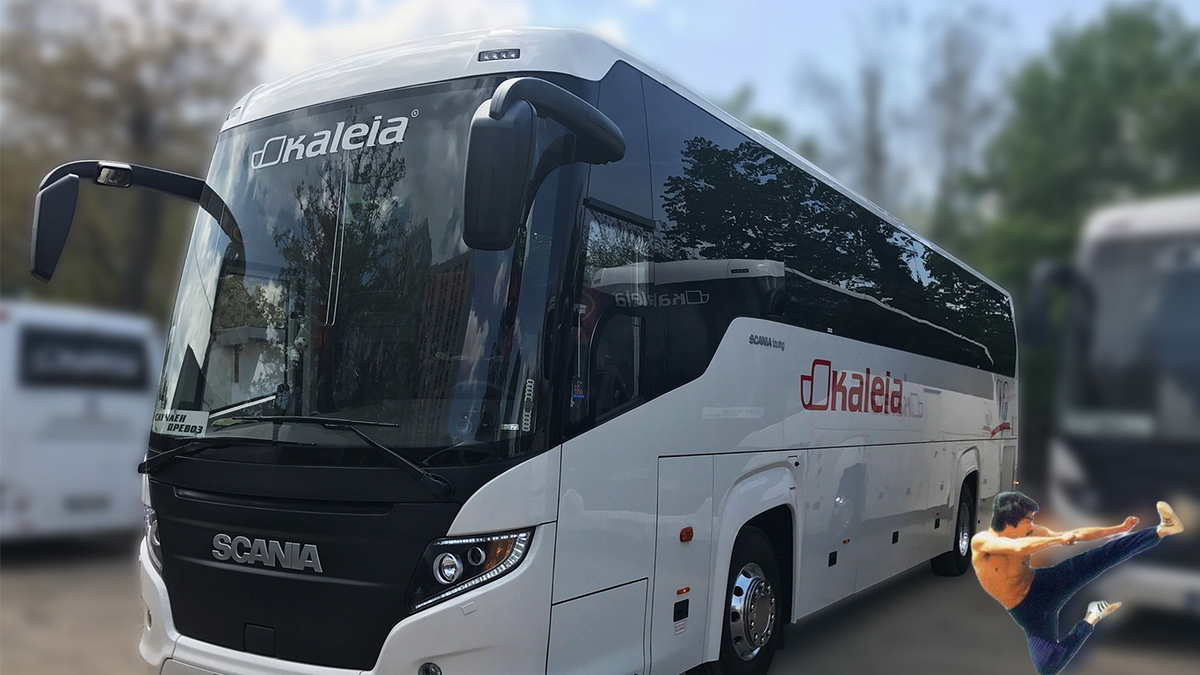 В начале 90-х Scania представали для нас образцом фешенебельности в турпоездках. А Брюс Ли — образцом для подражания и у нескольких последующих поколений мальчишек. Источник фото: Яндекс Картинки