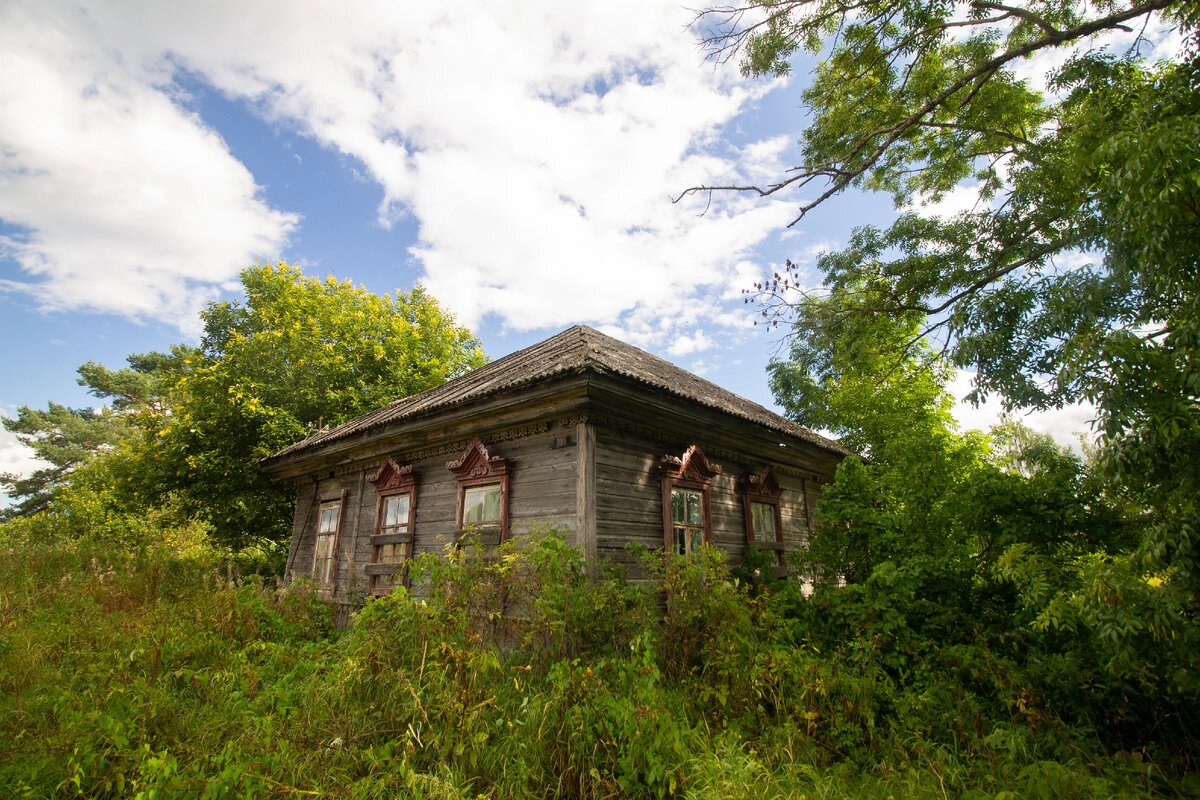 Старая хата в заброшенном Ярилове