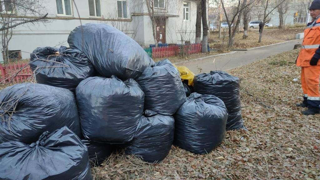     Традиционное по понедельникам планерное совещание прошло сегодня, 24 октября, в городской администрации. Рассказываем о его основных темах и итогах прошедшей недели.